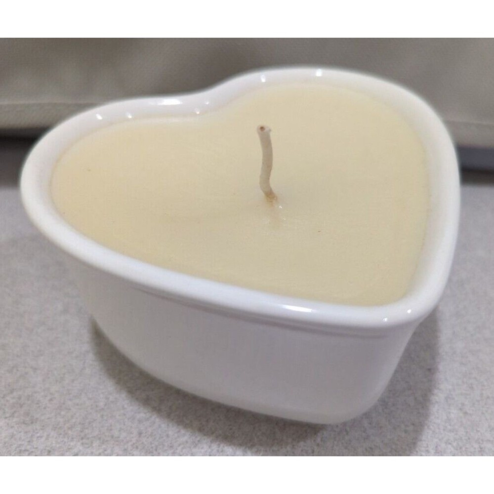 New in Box Vintage Pfaltzgraff White Heart Lite Candle 010-654-00